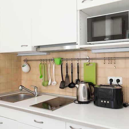 Cozy Studio With Parking Near City Center Praga Exterior foto
