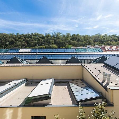 Cozy Studio With Parking Near City Center Praga Exterior foto