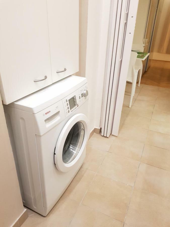 Cozy Studio With Parking Near City Center Praga Exterior foto