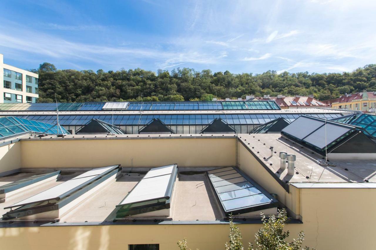 Cozy Studio With Parking Near City Center Praga Exterior foto